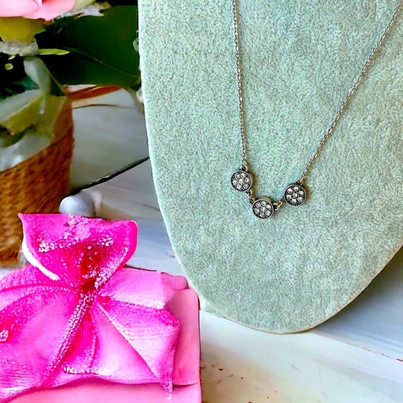 NWOT Vintage Faux Silver Crystal Necklace - Picture 1 of 7